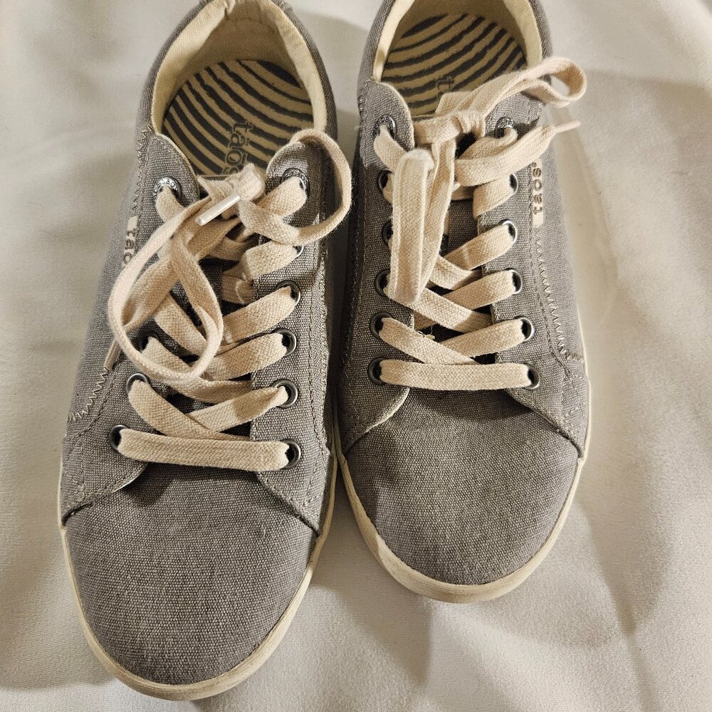 Taos Footwear Star Grey Canvas Sneakers Size 7.5 EUC